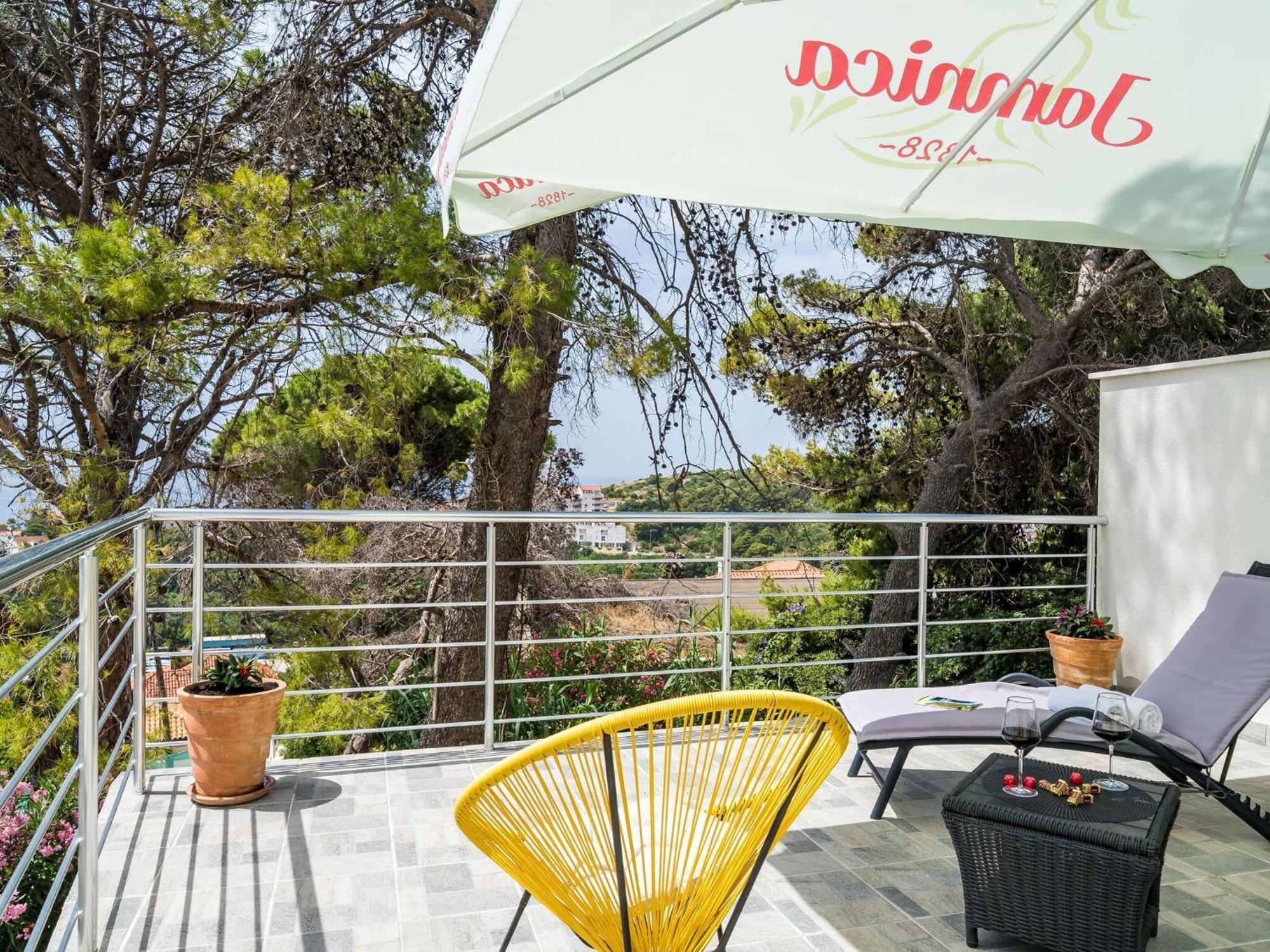 Eulalija- One-bedroom With Terrace And Sea View